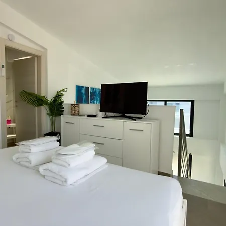 Nefeli & Nefeli Luxury Complexes By Horizon Homes Lägenhet *